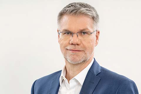 Dr. Jan Holthusen